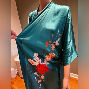 100% silk Ledamon Kimono